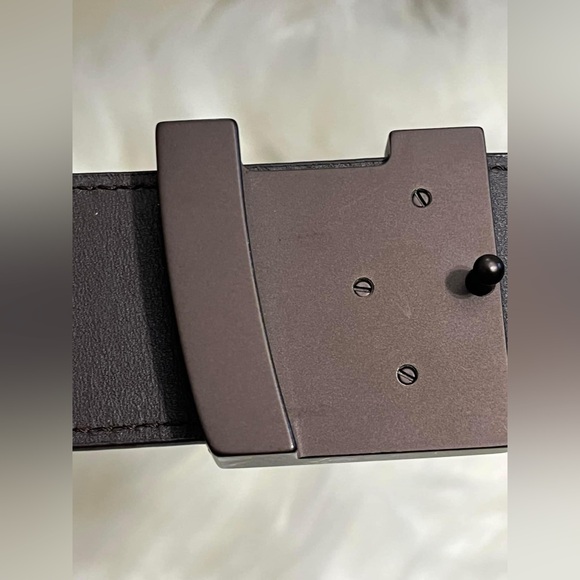 LV Matte Initial Belt in Damier Ebene
UNISEX belt ❤️❤️❤️ - Picture 5 of 11